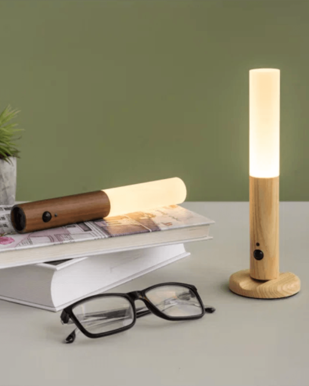 Lumenorth Cedar Rechargeable Wall Sconce