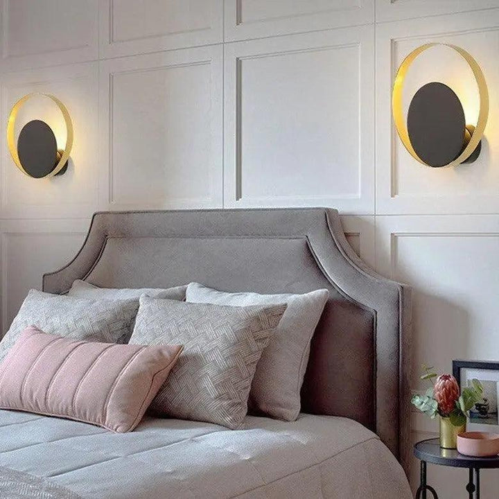 Lumenorth Raven Gold &amp; Black Wall Sconce