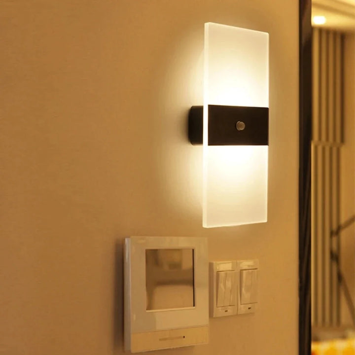 Lumenorth Pulse Rechargeable Wall Light