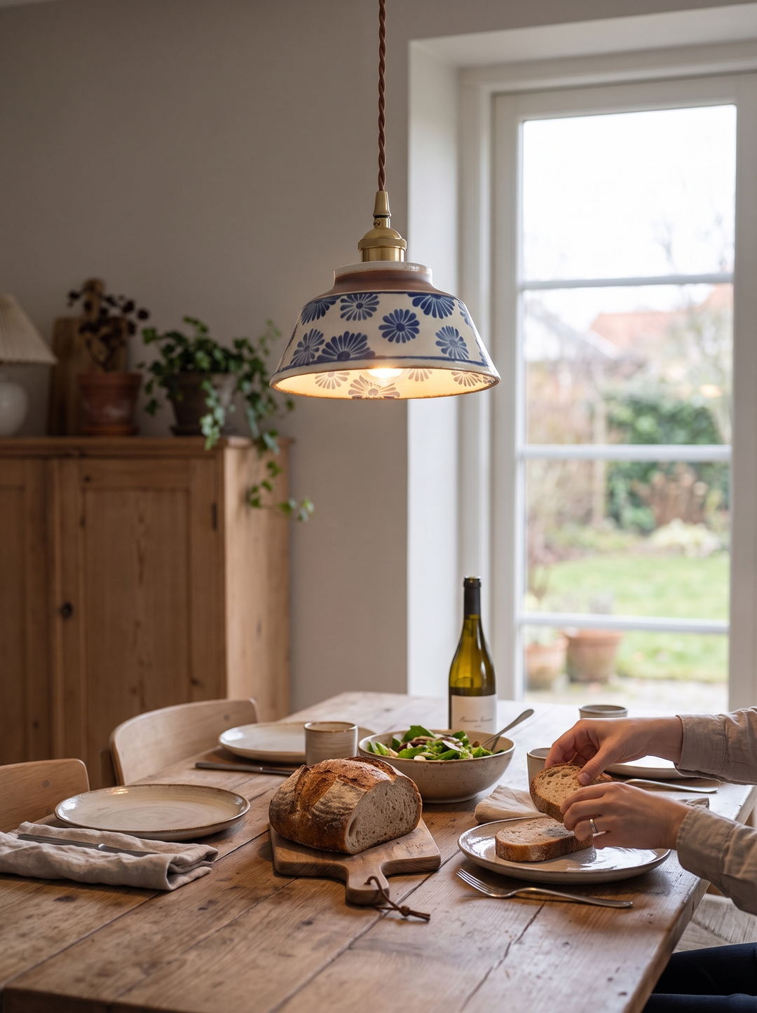Hand painted ceramic shade of the Lumenorth Glaze pendant