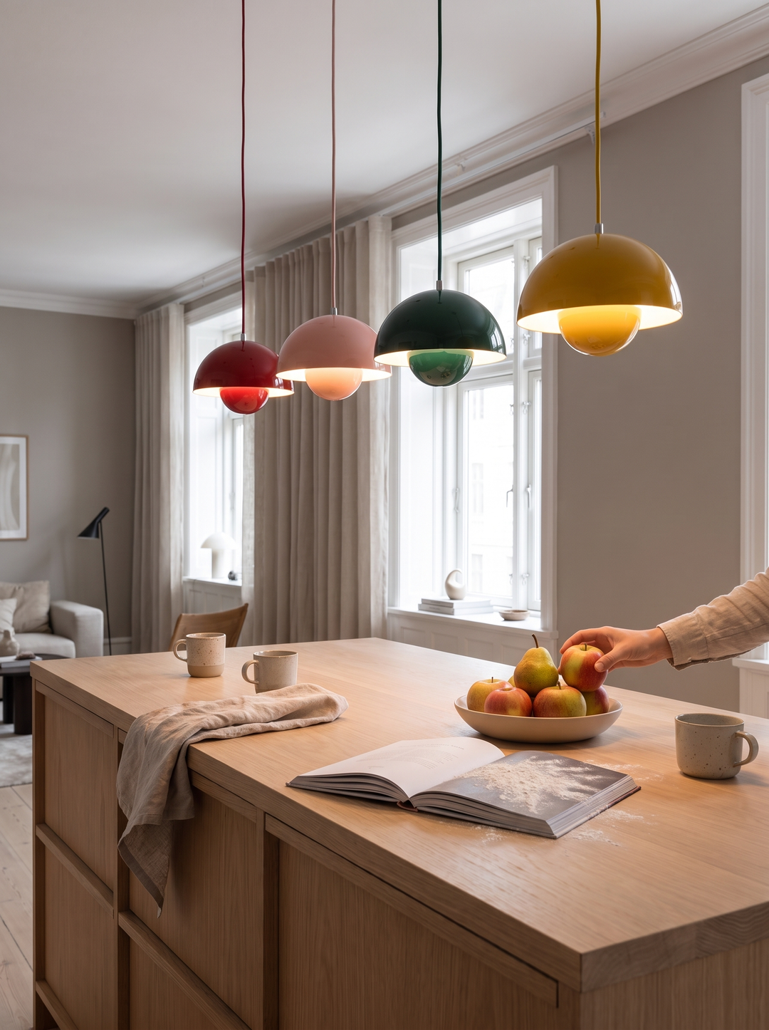 Lumenorth Dome Flowerpot Pendant Light shielding the bulb