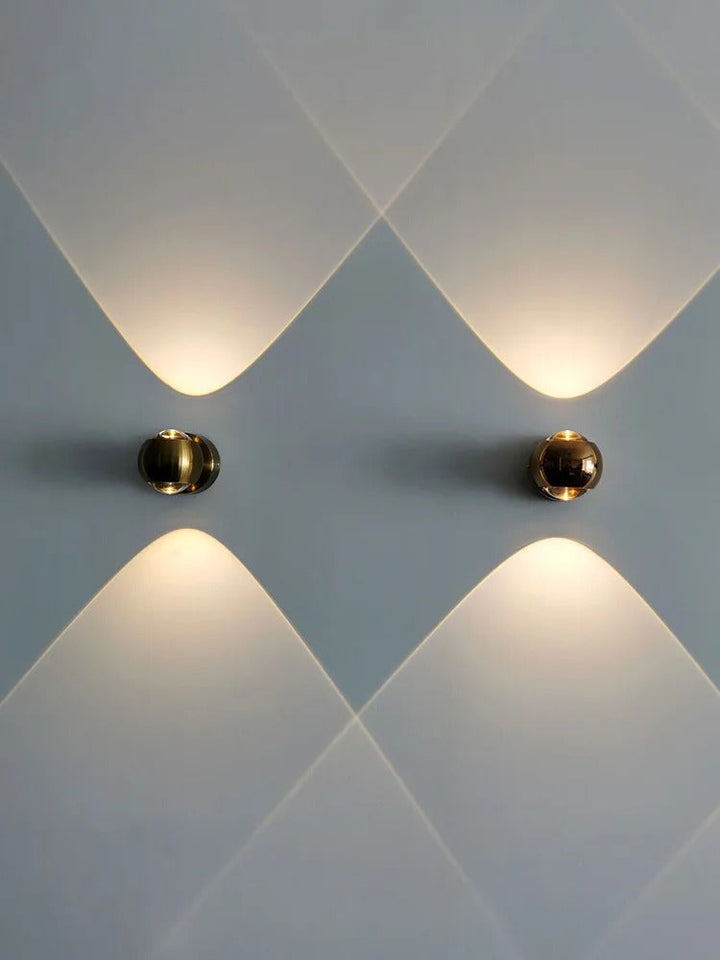Lumenorth Ingot Brass LED Wall Lamp